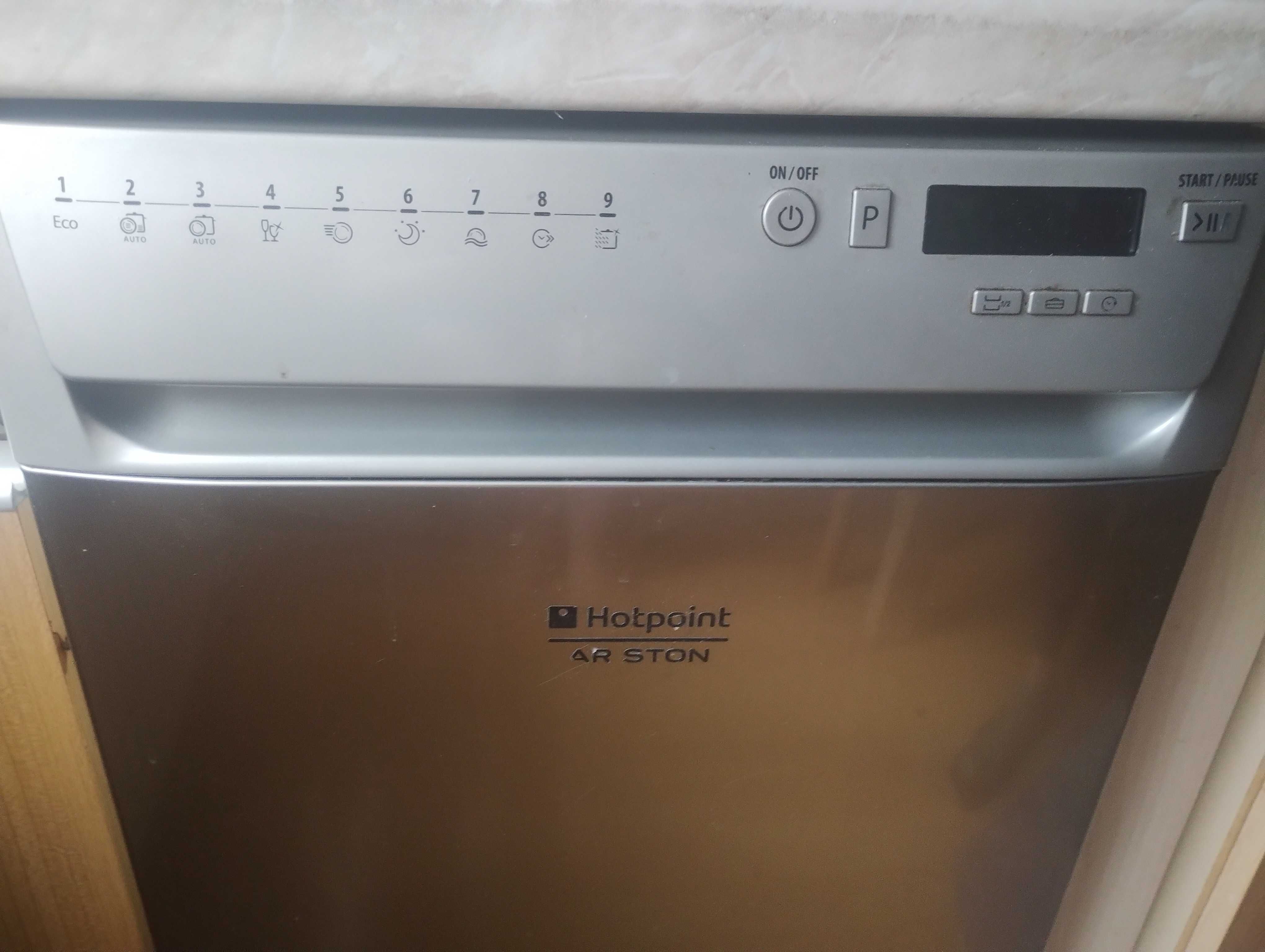 Zmywarka wolnostojąca  Hotpoint