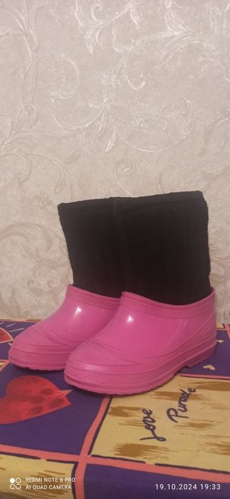 Дитячі валянки в хорошому стані.