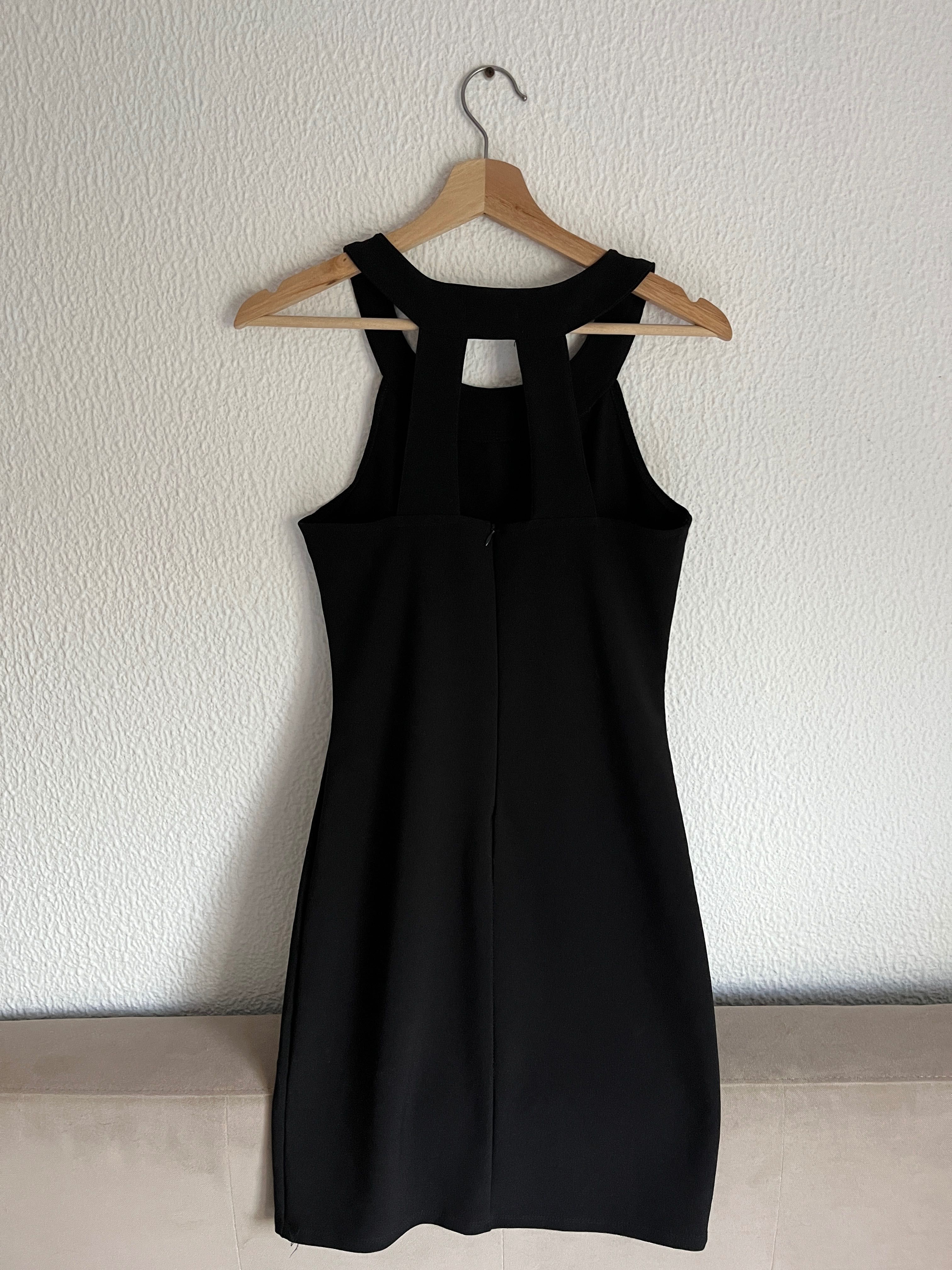 Vestido Preto Pull&Bear com Tachas