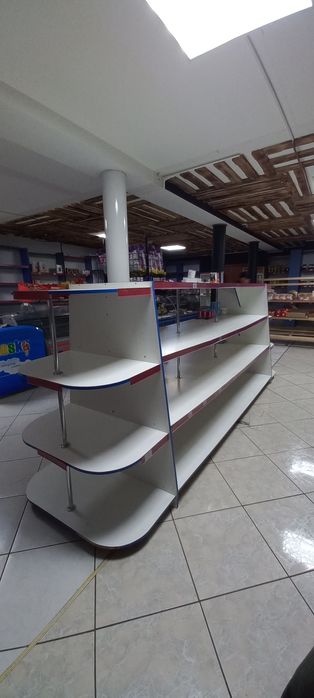 Продам полки для товара