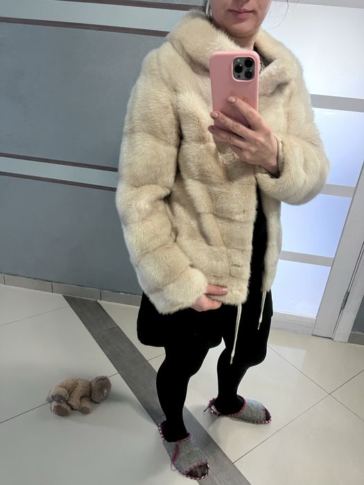 Натурвльна шуба з норки коротка