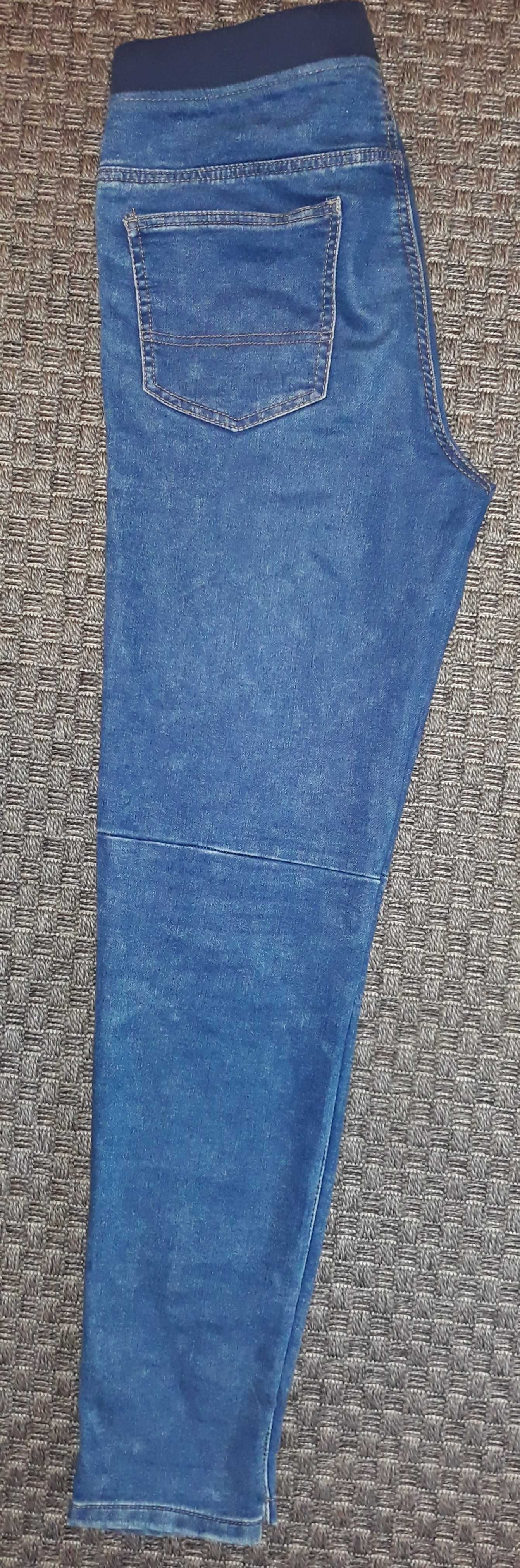 Spodnie chłopięce bawełniane na gumce rozmiar 170 cm.