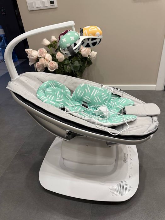 Продам в дуже ідеальному стані крісло-гойдалку 4moms MamaRoo 5:0