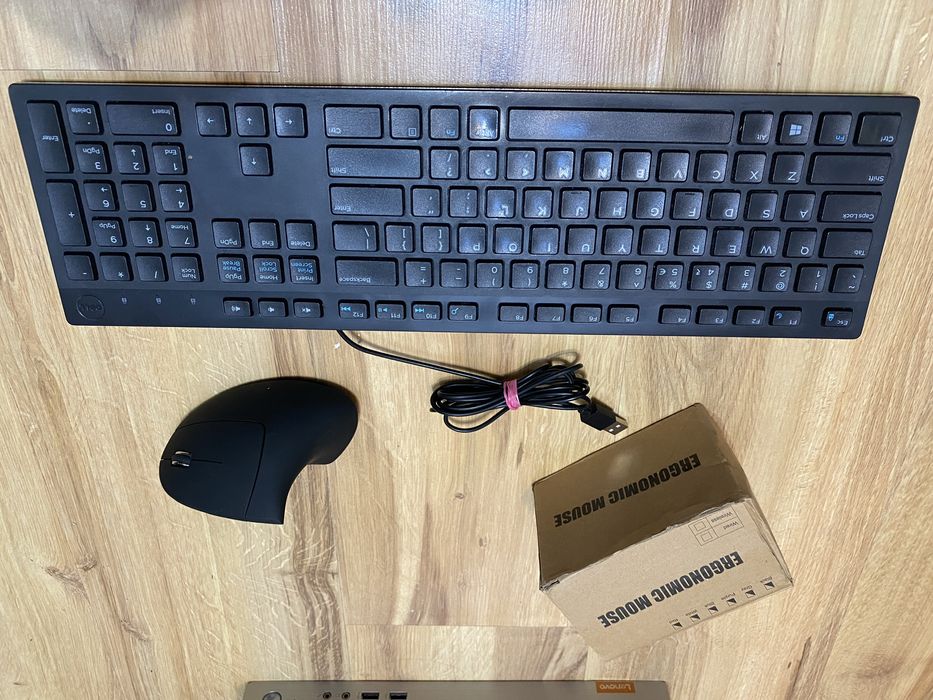 Komputer Lenovo IdeaCenter model 90G9+ klawiatura Dell + stan idealny