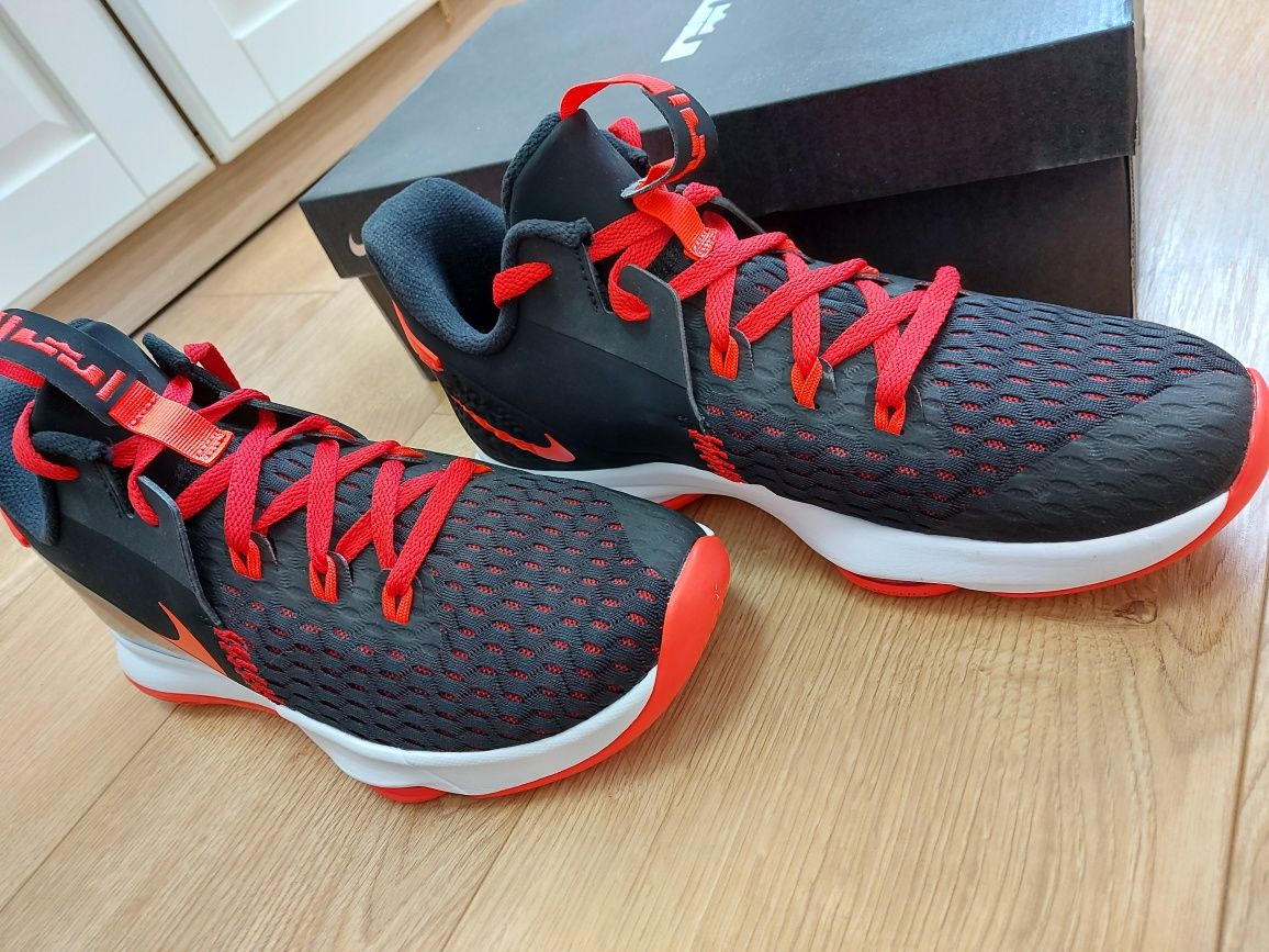 Buty Nike LeBron Witness 5 NOWE