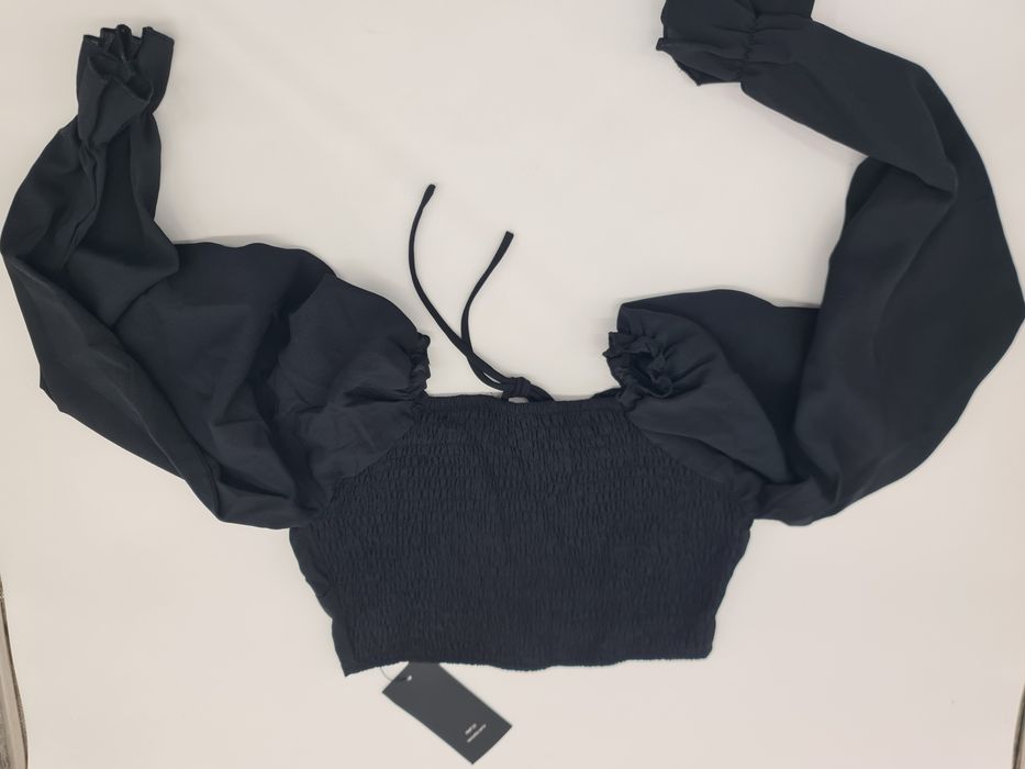 Top feminino com mangas preto SHEIN - novo