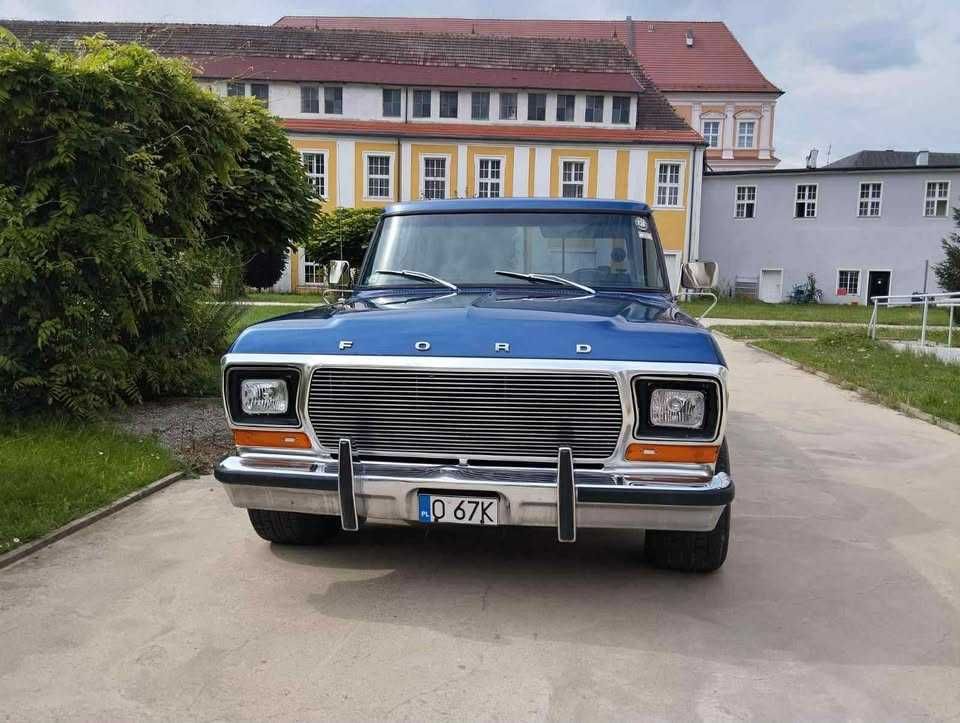 Ford F100 Pickup