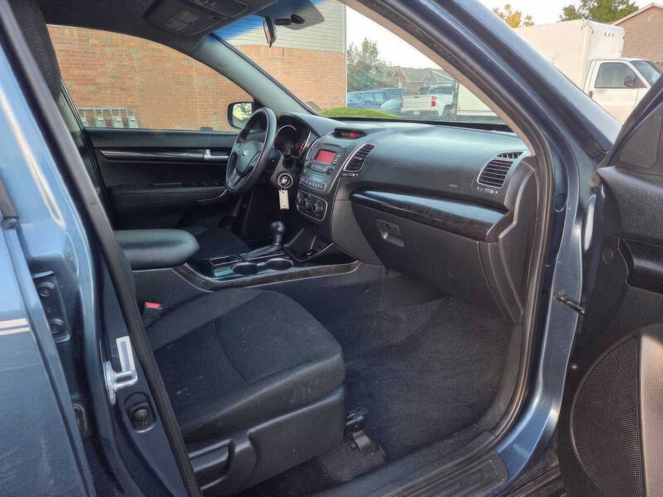 Kia Sorento LX      2015