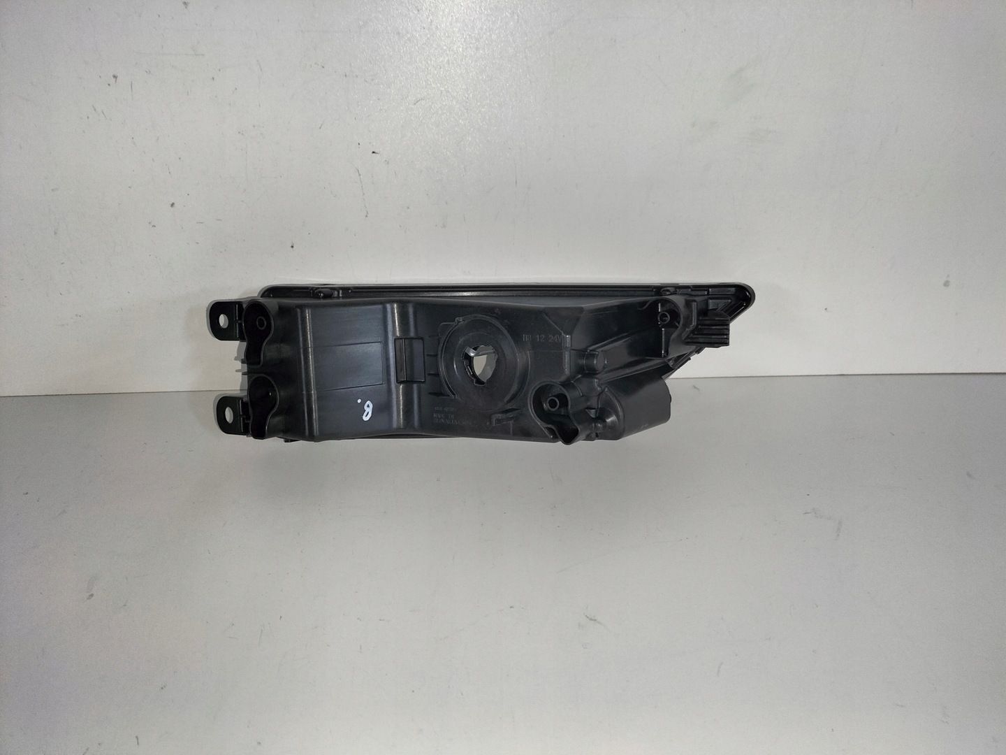 Halogen lampa lewy VW TIGUAN II 16- srebrny środek