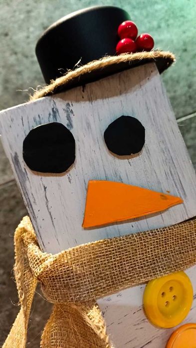 Bałwan z drewna. Handmade. Ozdoba.  Boże Narodzenie. Święta. Dekoracja