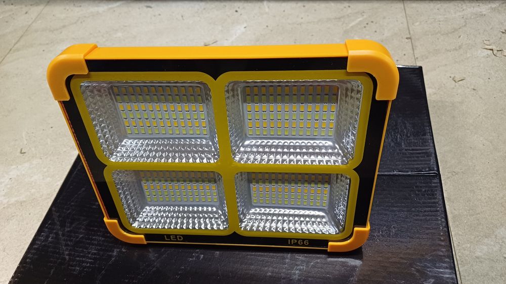 Переносний LED ліхтар - прожектор Powerbank на сонячній батареї з USB