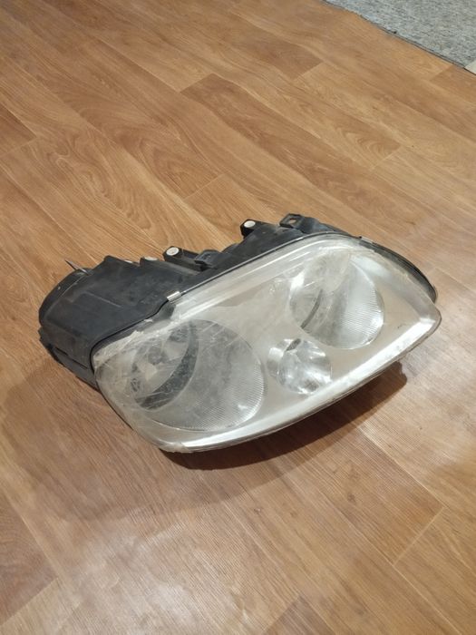 Фара передняя правая для VW caddy 03-, 04-, turan