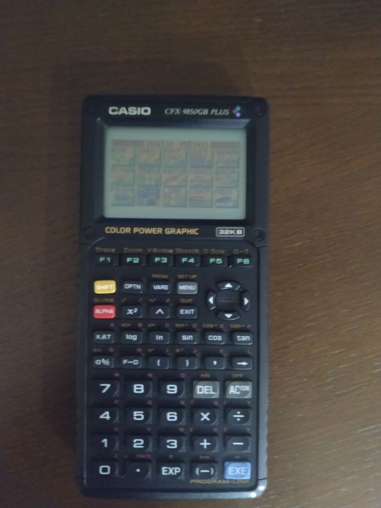 Máquina CASIO CFX- 9850GB PLUS