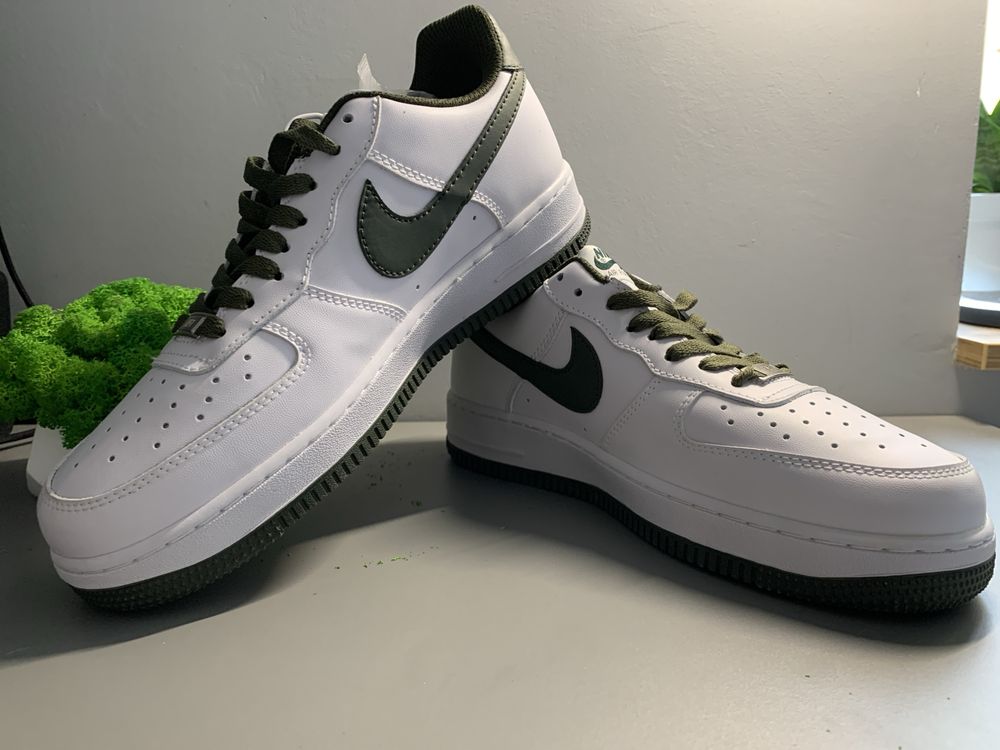 Чоловічікросівки Nike air force зелені 42 розмір