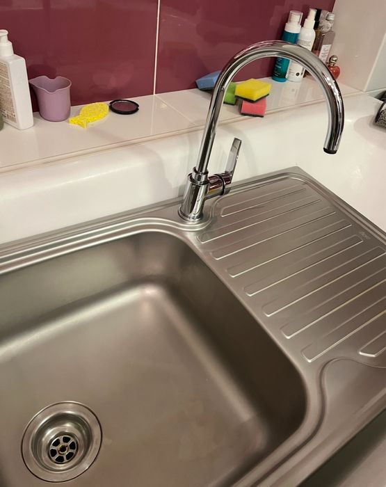 Мийка з нержавіючої сталі Teka разом зі змішувачом