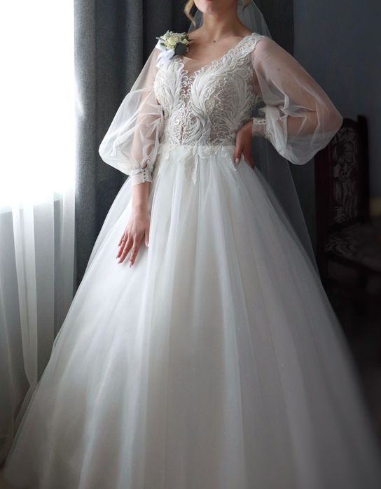 Весільне плаття ..