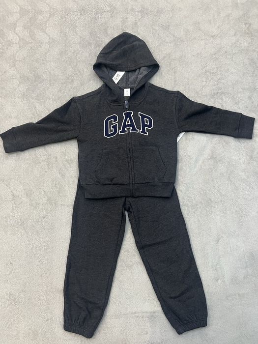 Теплий костюм на хлопчика фірми GAP 4-5 років