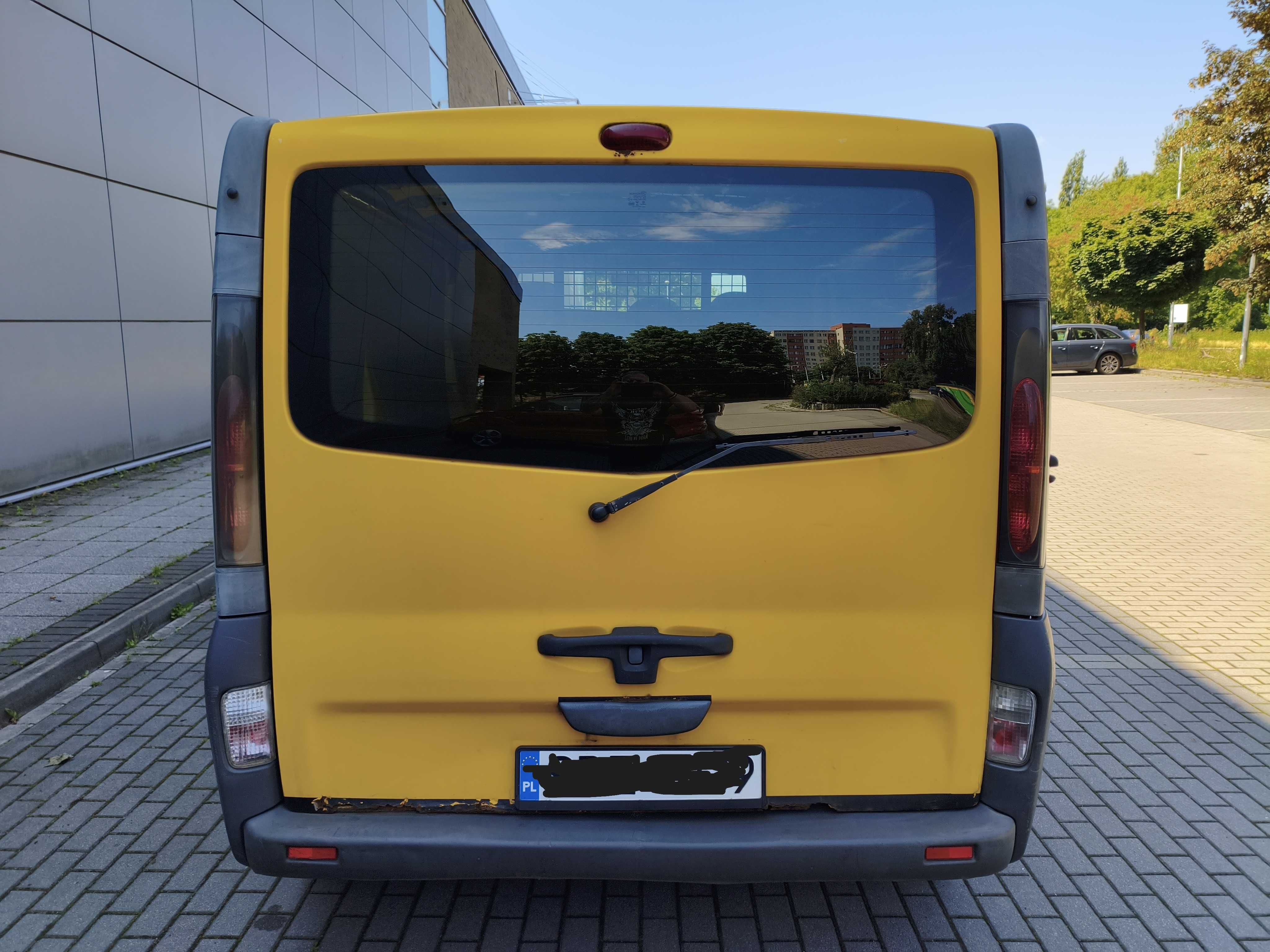 Sprzedam Opla Vivaro  1,9 diesel furgon 2004r