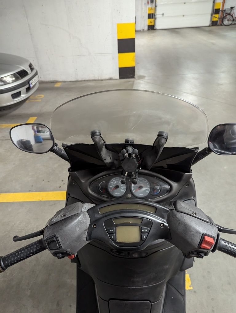 Skuter Piaggio x9 180 przegląd na rok , w pełni sprawny , bez wkładu