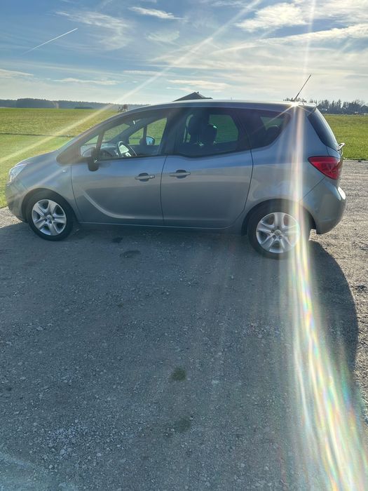 opel meriva 2010 rok 1.4 benzyna zarejstrowana oc przeglad