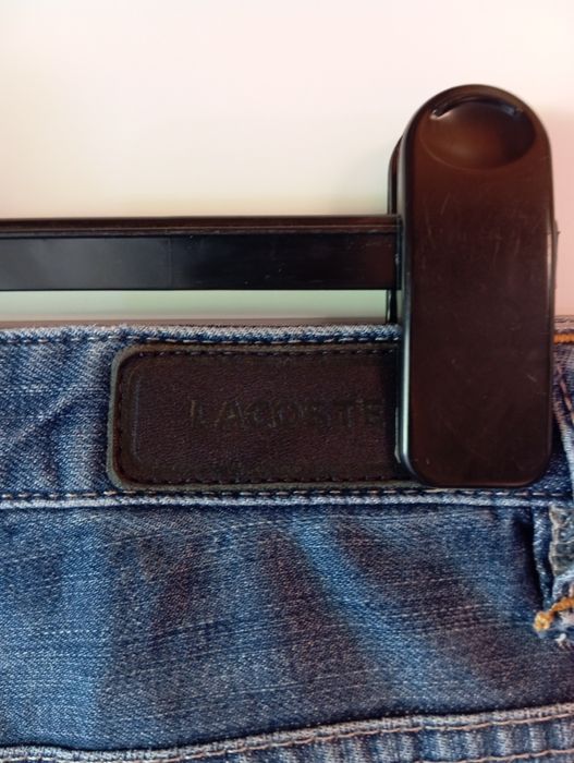 Skinny jeansy Lacoste