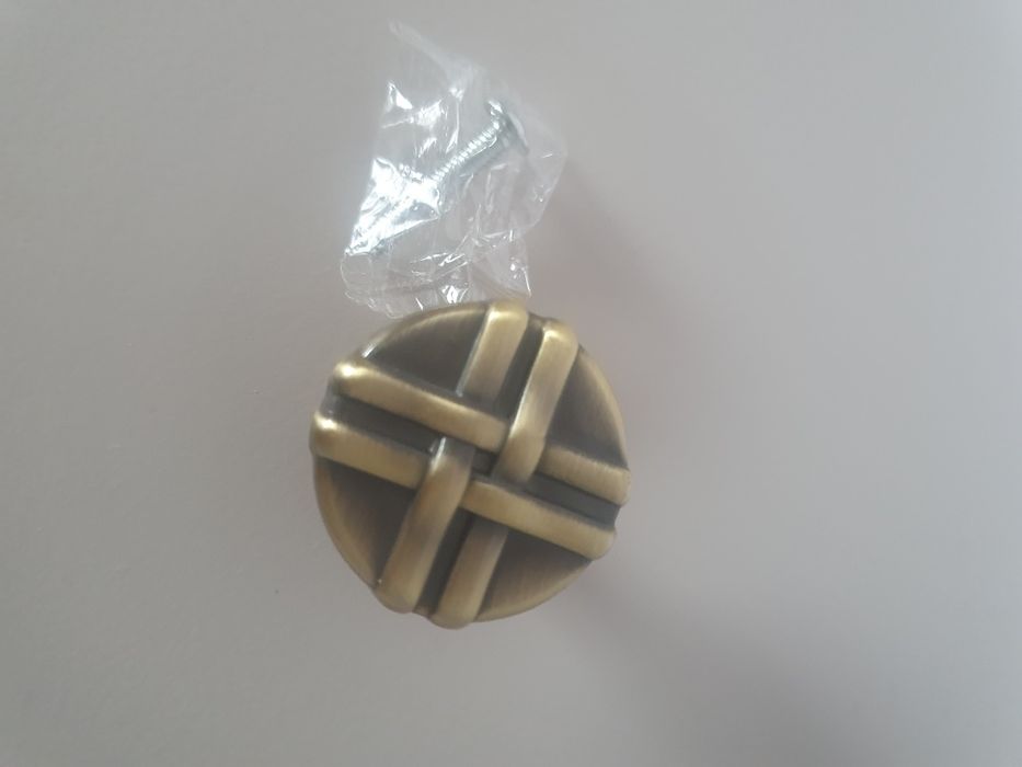 Ozdobne gałki do mebli.