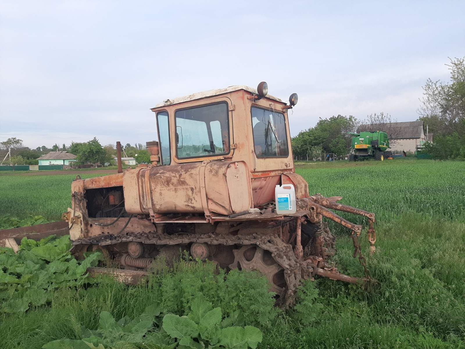 Продам трактор Дт75