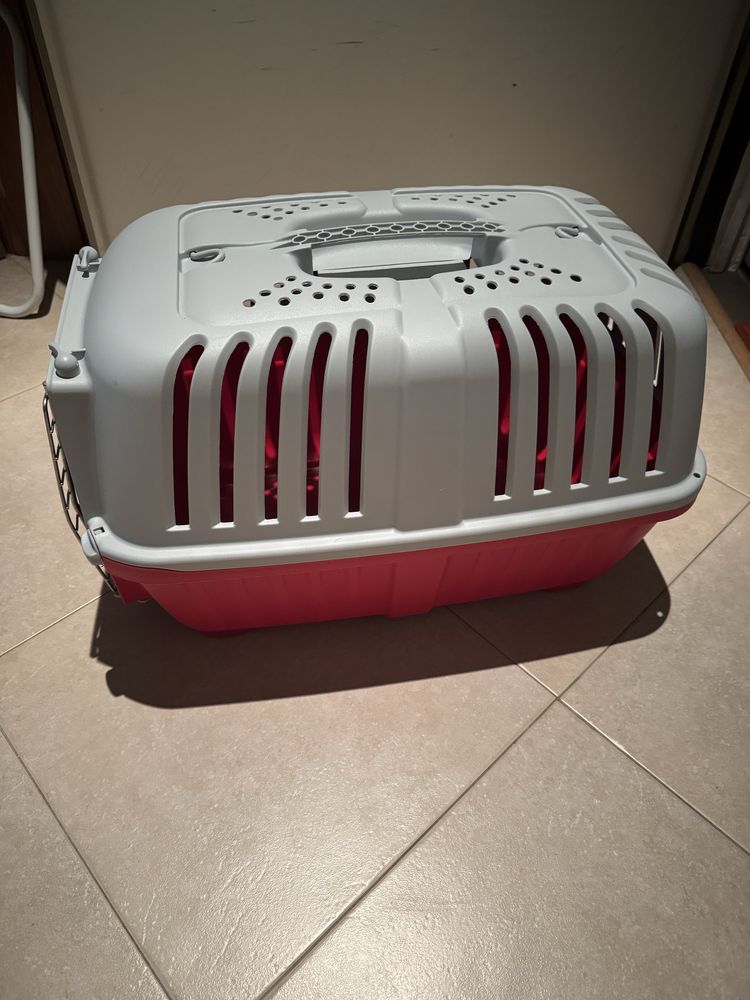 Caixa para trabsportar gato ou cao porte medio pequneno como nova