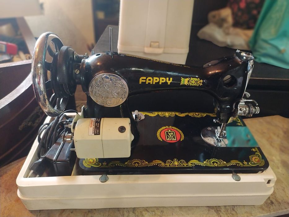 Máquina de costura antiga