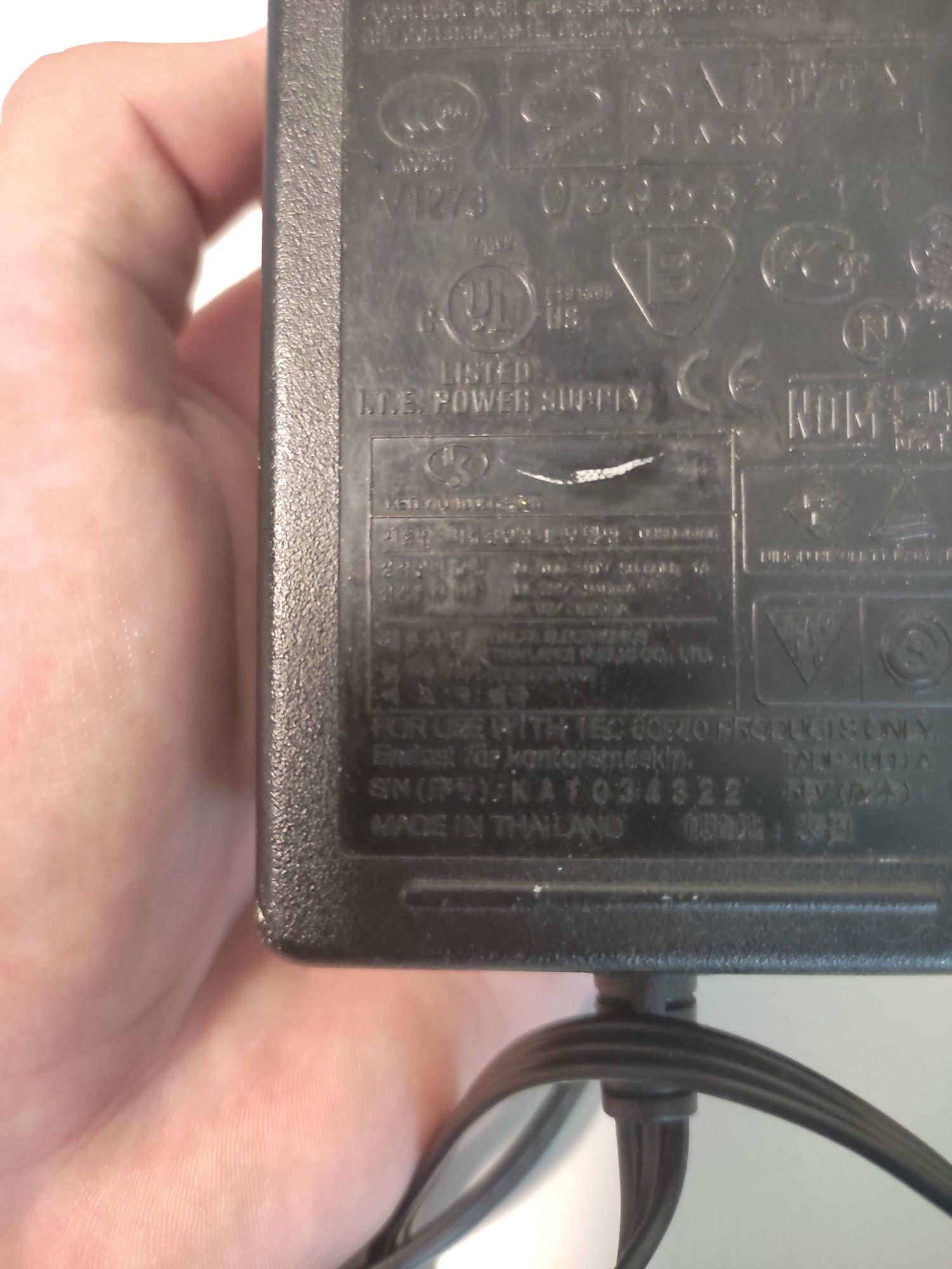 Блок питания для принтера HP
100-240v, 50-60 Hz, 
40W, 940mA, 3pin (09