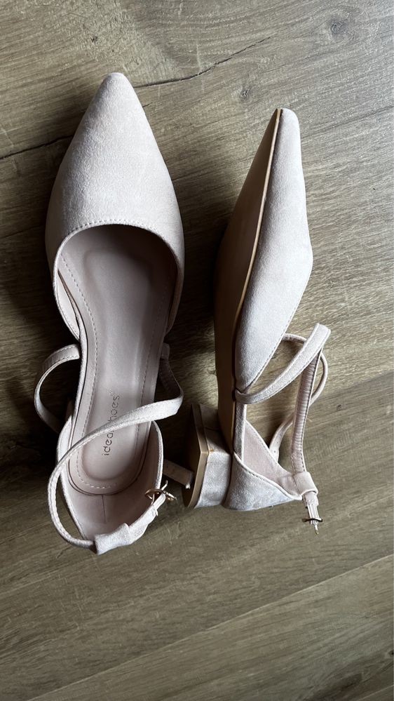 Buty eleganckie zamsz nude