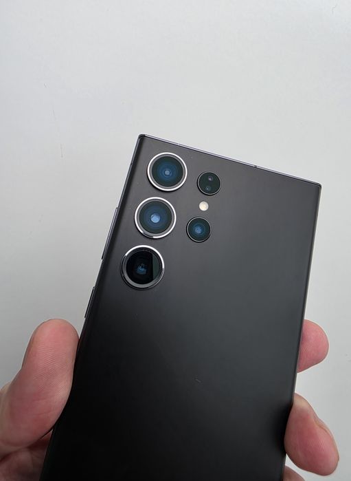 Продам Samsung Galaxy S23 ultra