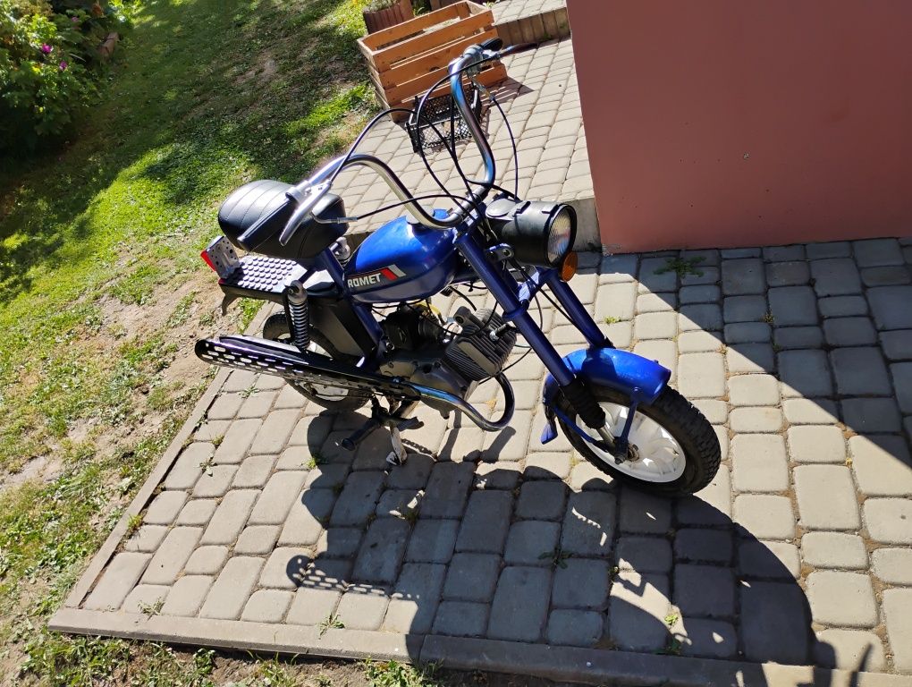 Motorynka pony z mnóstwem części