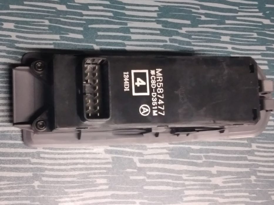 Botões Comando Vidros Mitsubishi Colt Ano 2005 Porta Esquerda e Dirt