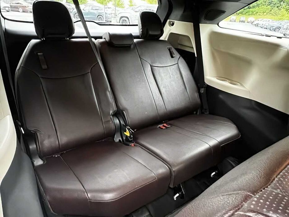 2023 Toyota Sienna Platinum 7-Passenger