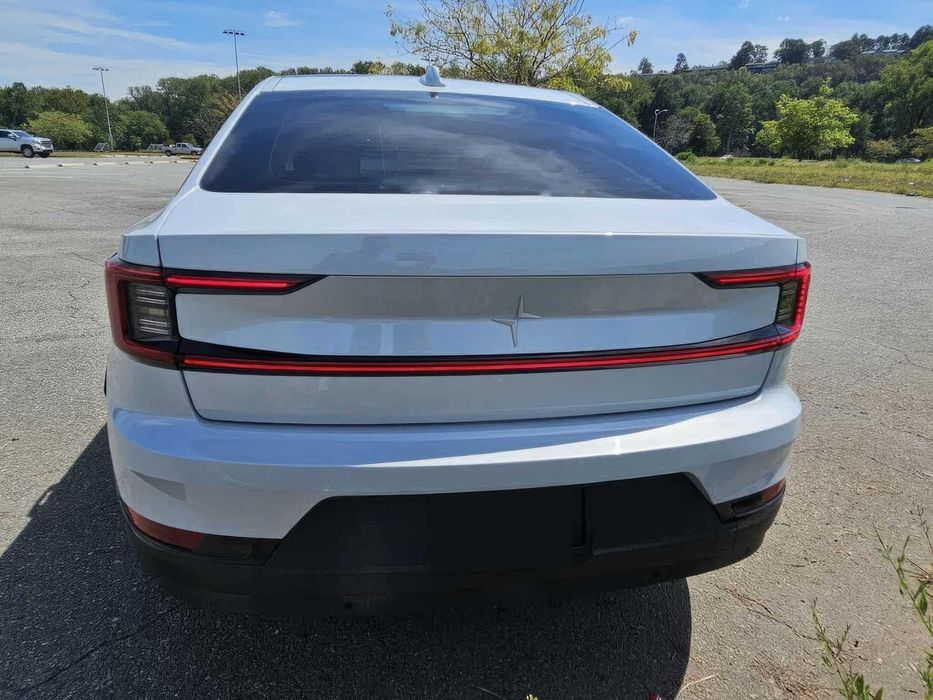 Polestar 2      2022