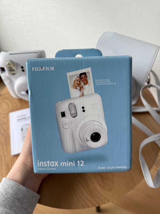 instax mini 12 стан нового (13 кадрів у комплекті) + чохол