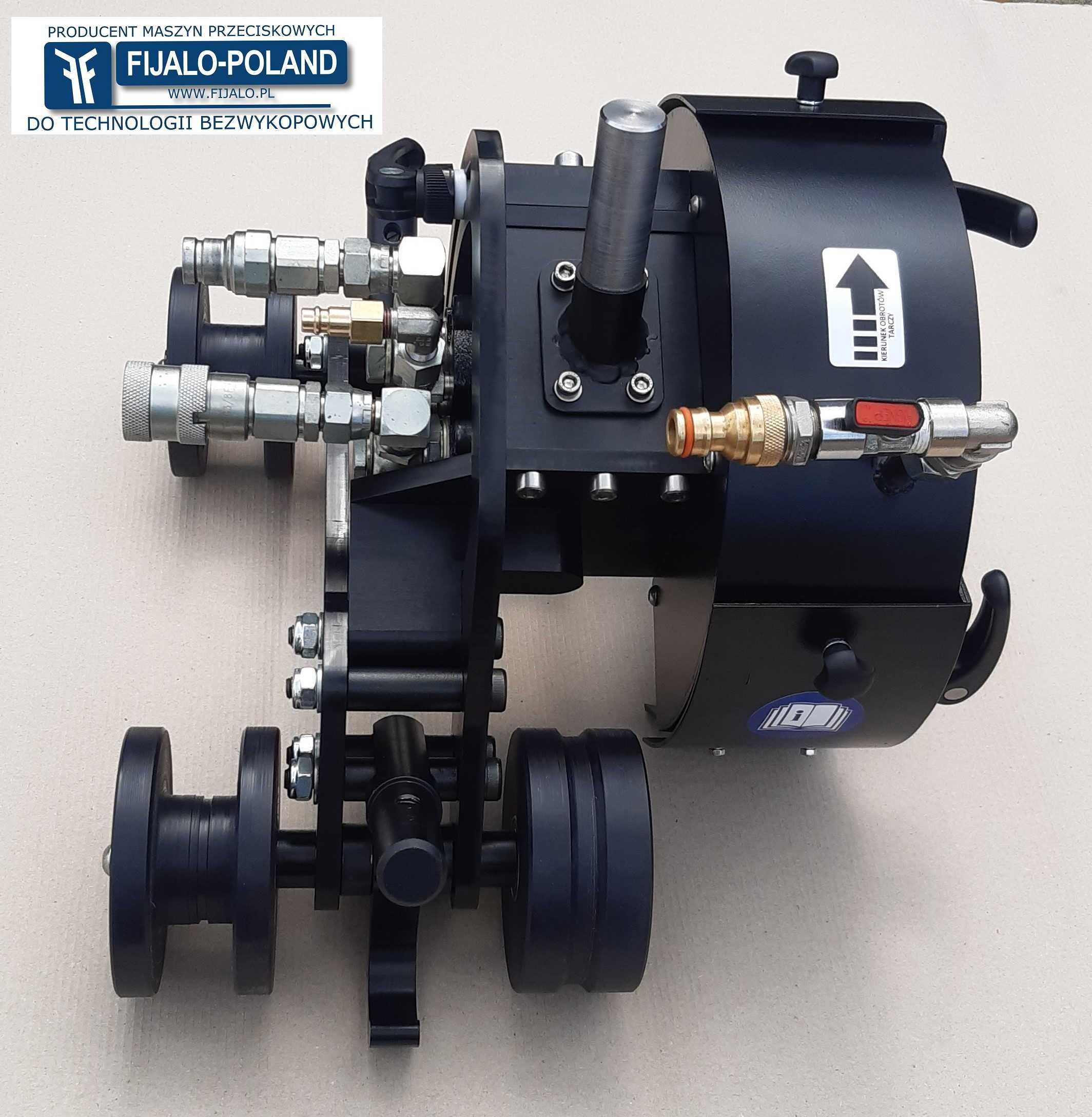 Hydrauliczna piła do cięcia rur po obwodzie.