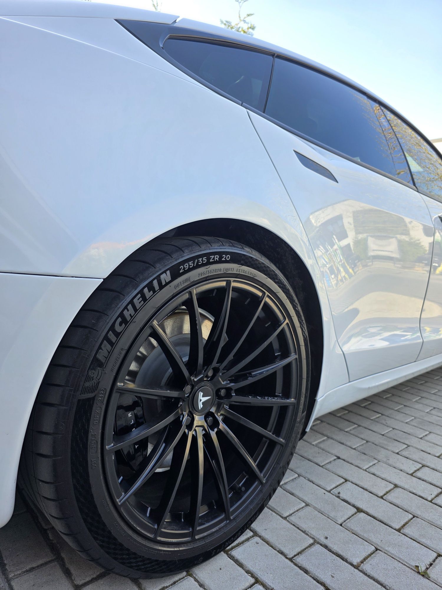 Ковані диски R20 R21 Tesla S 265/40/20 Plaid + 295/35/20 Michelin