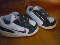 Buty Nike rozmiar 21 11 cm jak nowe Oryginalne