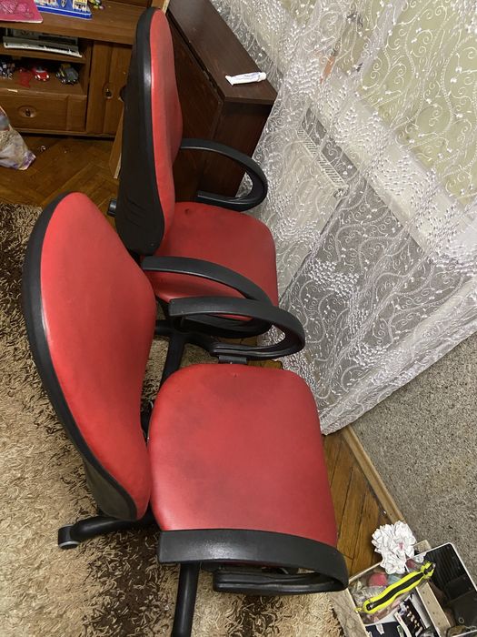 Продаються крісла