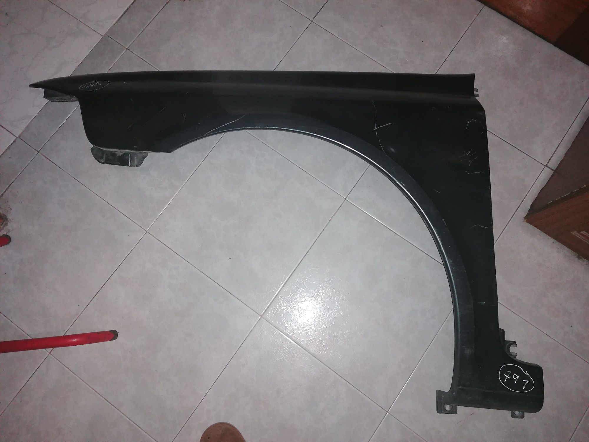 Vendo pára-lamas frente lateral esquerda renault laguna 2 de 1.9dci