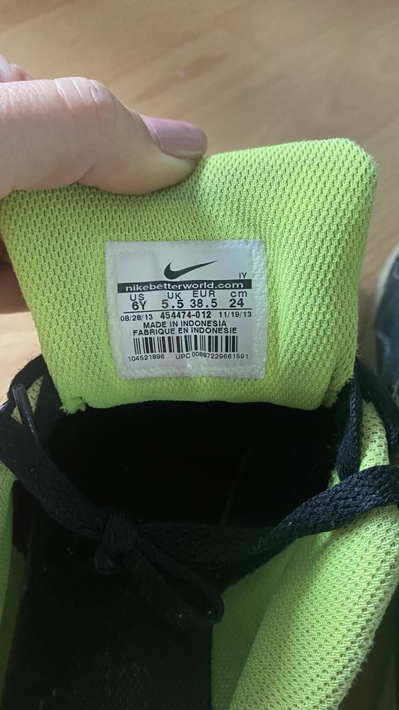 Adidasy Nike neon