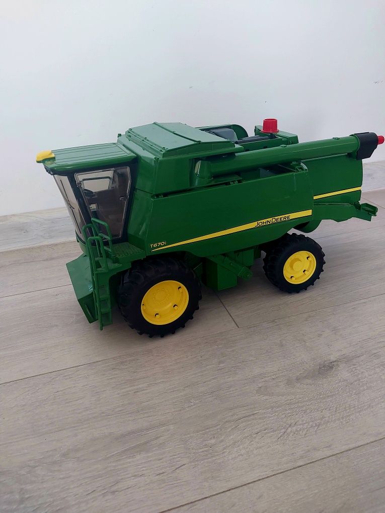 Kombajn zbożowy John Deere