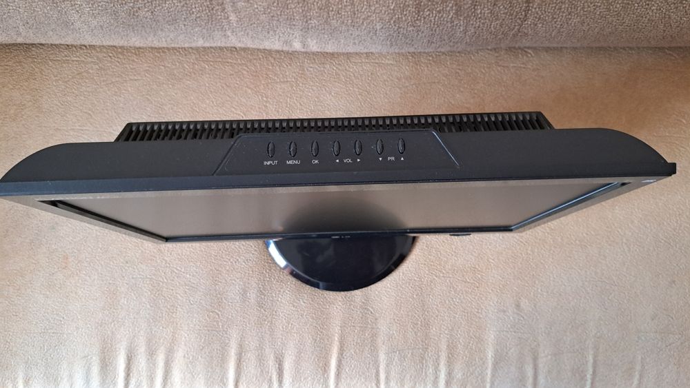 Телевізор монітор  LG Flatron M198WA-BZ.