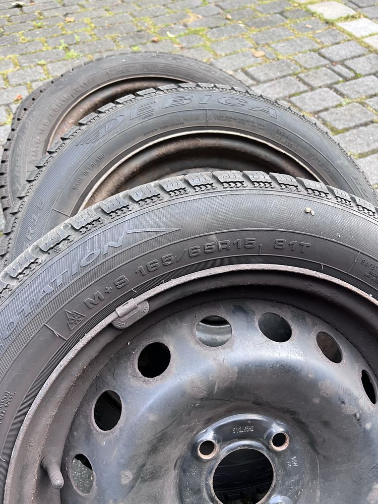 Opony zimowe Dębica 165/65 R15 na felgach stalowych - komplet 4 sztuk
