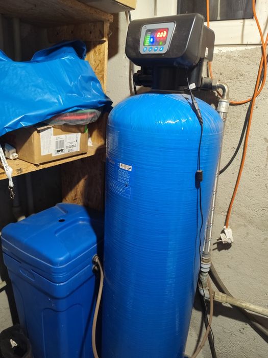 Filtr do uzdatniania wody w domu. Zestaw filtrujący