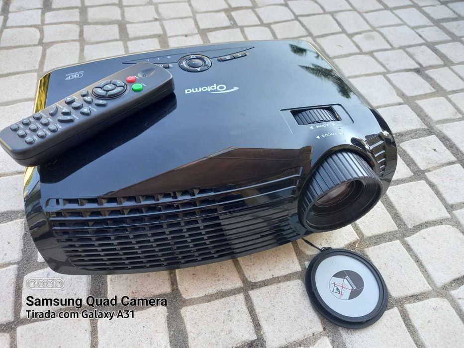 Excelente projector Optoma EX615