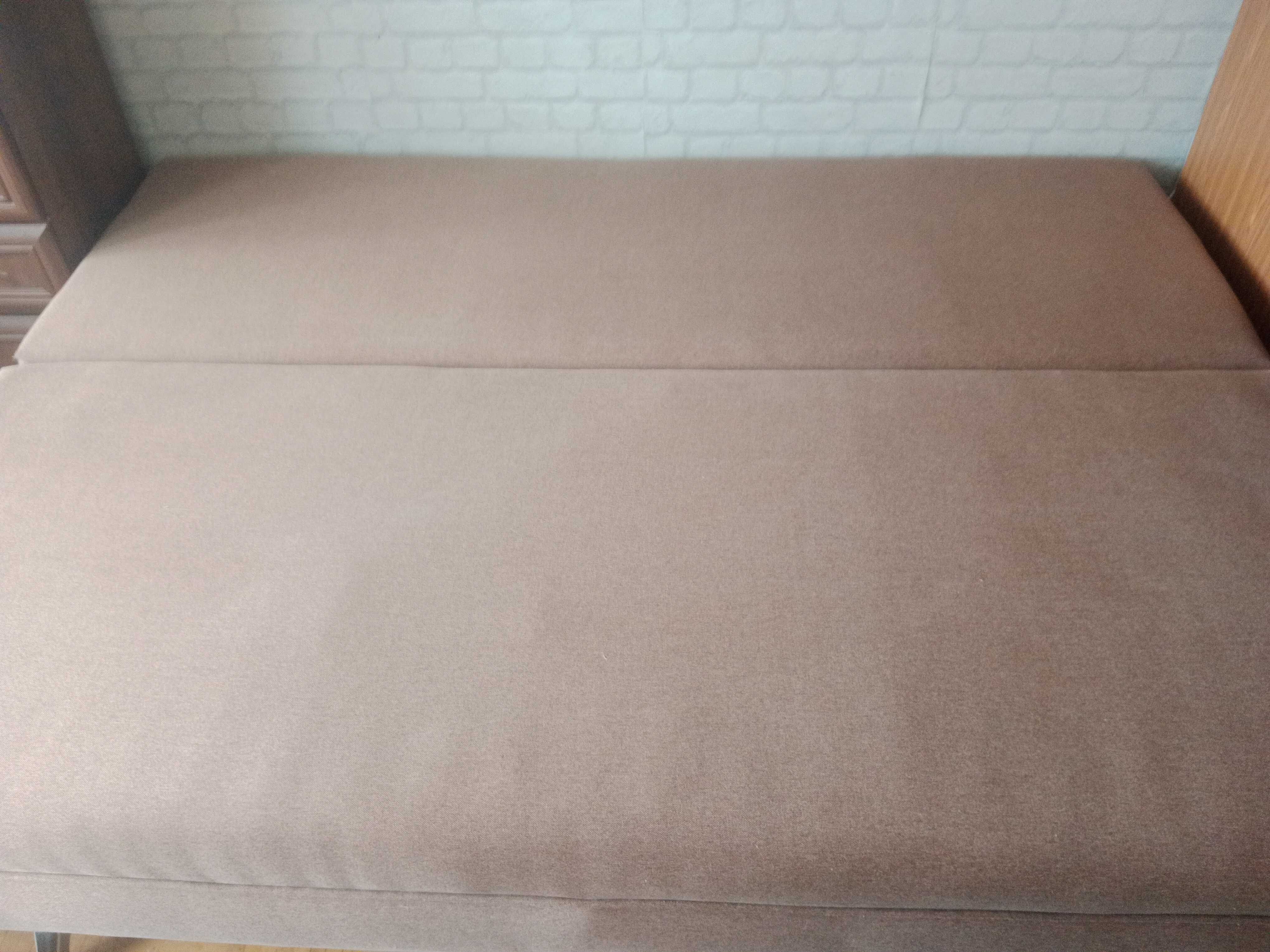 Duża sofa rozkładana + 2 pufy