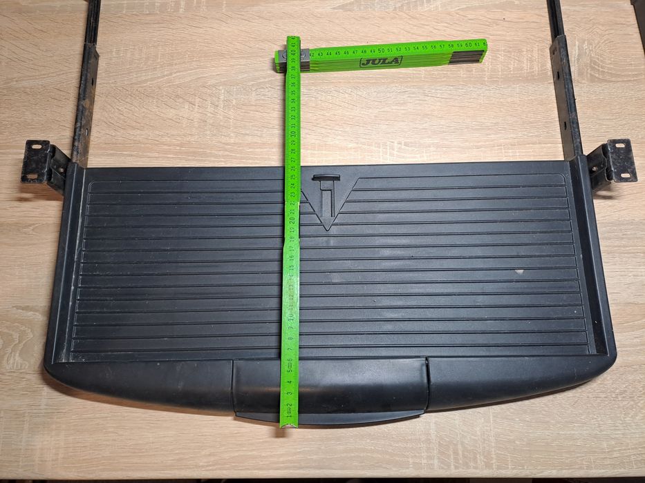 Półka wysuwana pod klawiaturę czarna